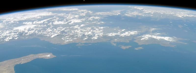 Earth-horizon-NASA.jpg