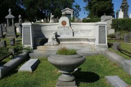 Houdini_Gravesite_1024.jpeg